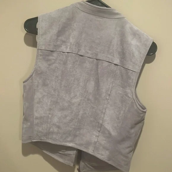 Beautiful BCBG MAXAZRIA Vest!!! LIKE NEW! - Picture 6 of 6